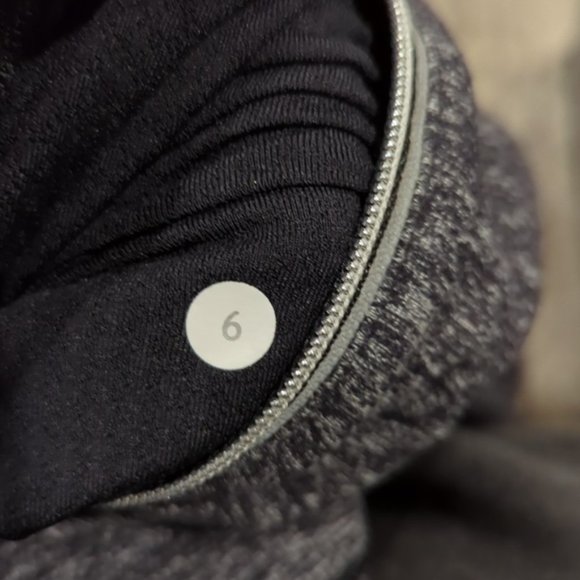 Lululemon Run: Dash Half Zip Reflective Pullover Heathered Coal - Picture 9 of 10